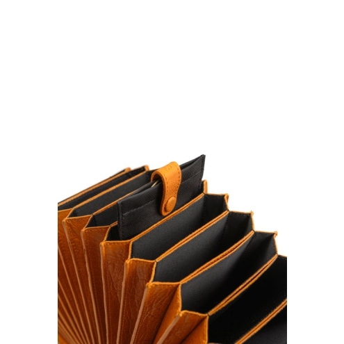 211-1054483-000000.jpg