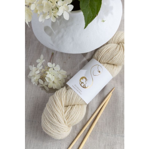 Ériu Elements DK Hank – 100 % Schurwolle aus Bluefaced Leicester & Romney